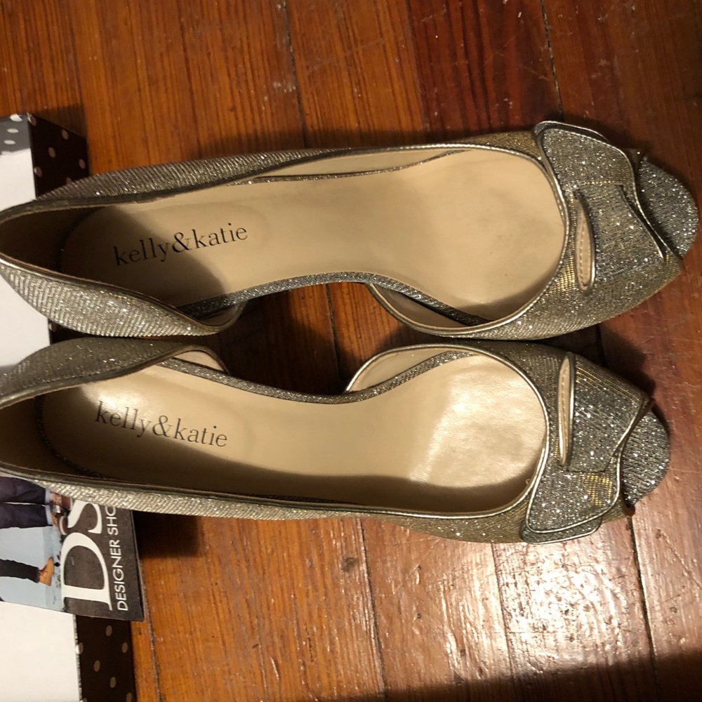 Kelly & Katie, Gold Glitter ‘Janet’